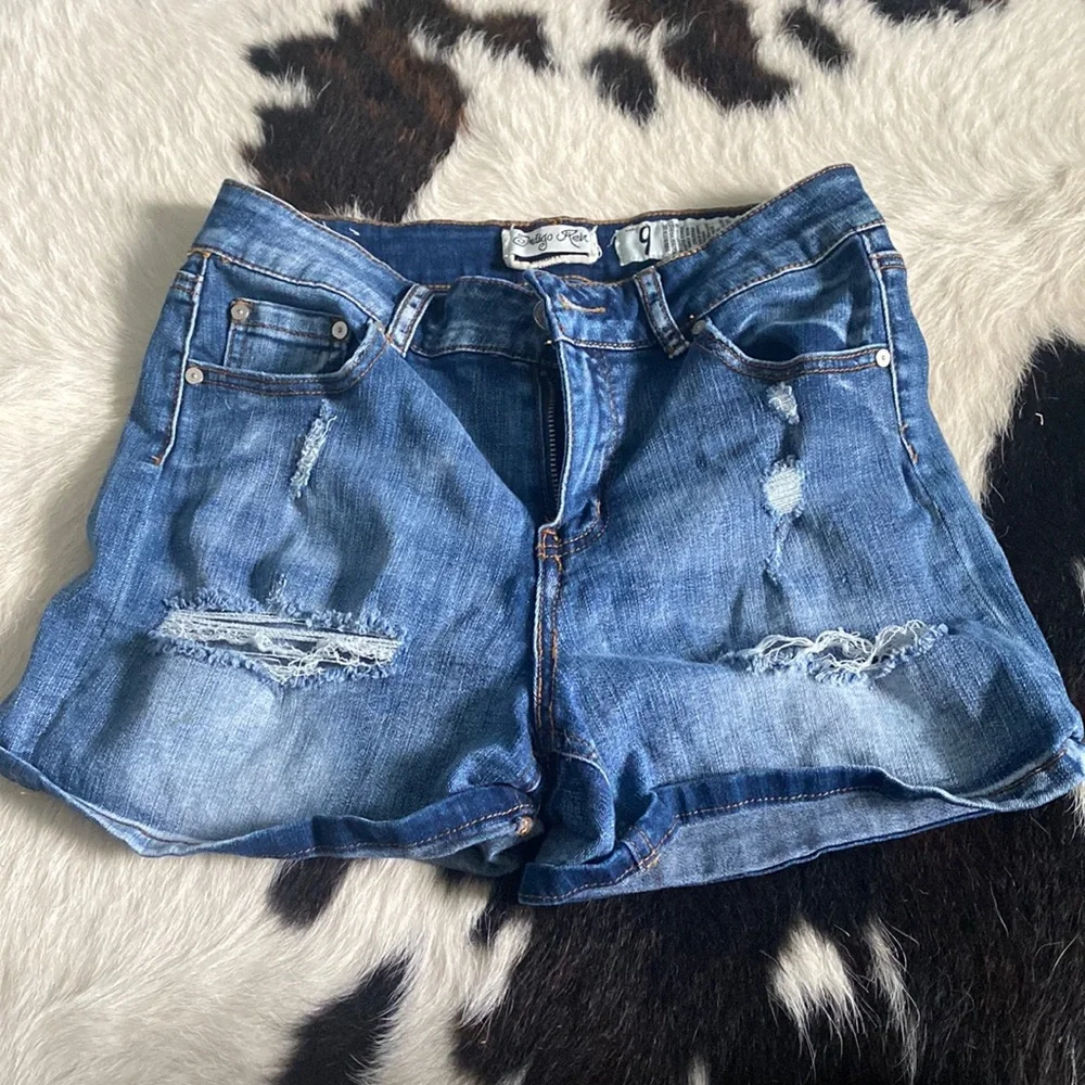 Shorts - Picture 1 of 3